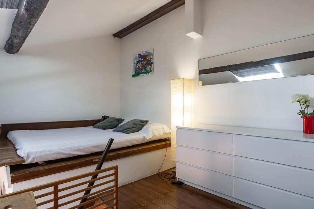 Navigli - Centro Vintage Apt - Movida&free Wifi
